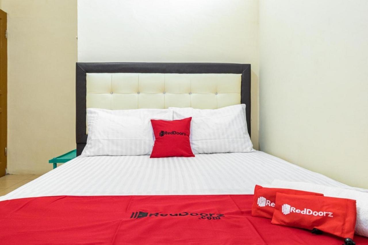 Reddoorz Syariah @ Jalan Setiabudi Medan 3 Buitenkant foto